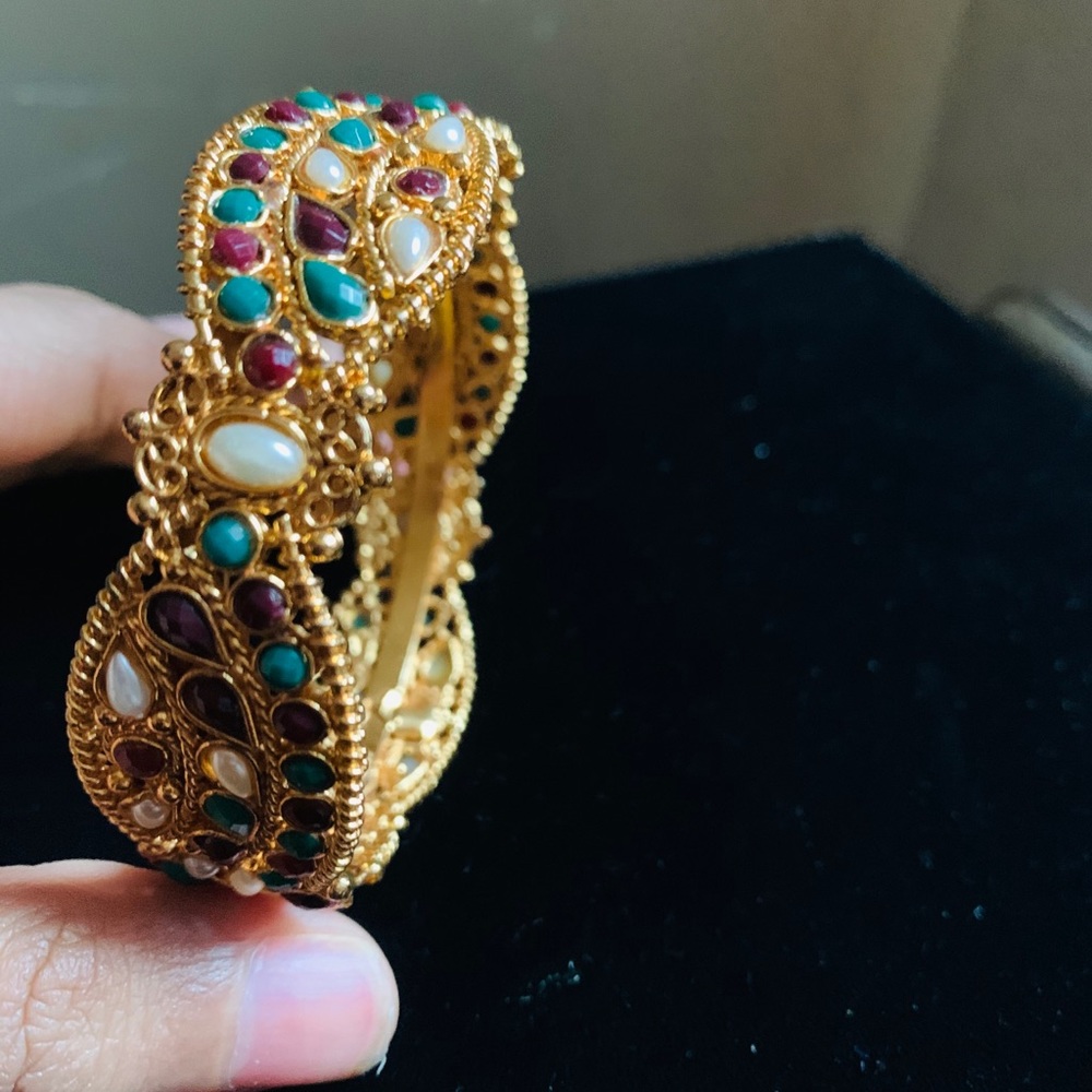 Bangles - image 1
